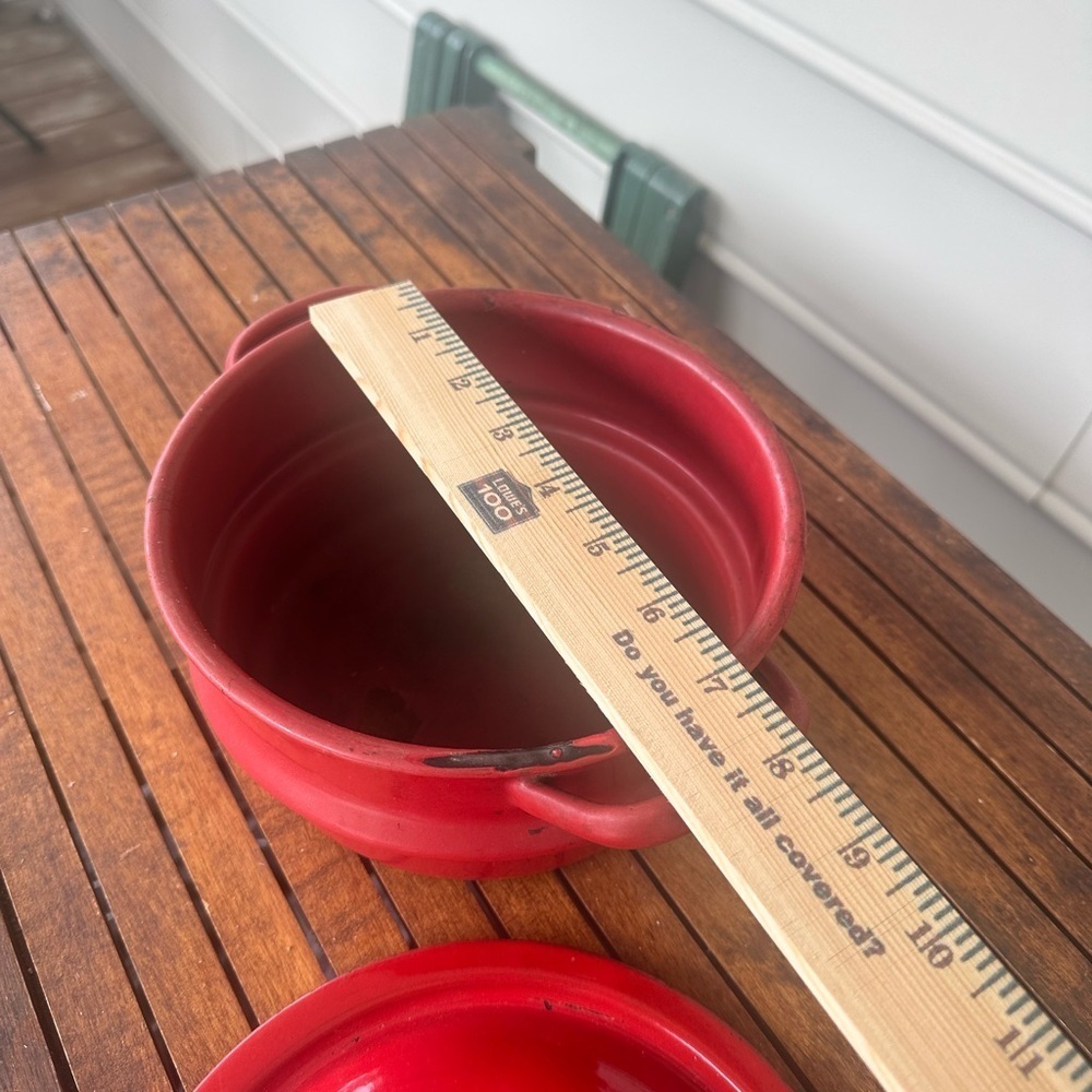 Red enamel pot with lid - Picture 8 of 9